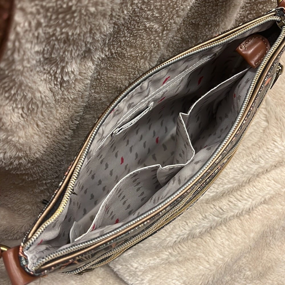 SAKROOTS Artist Circle City Crossbody - Picture 9 of 17